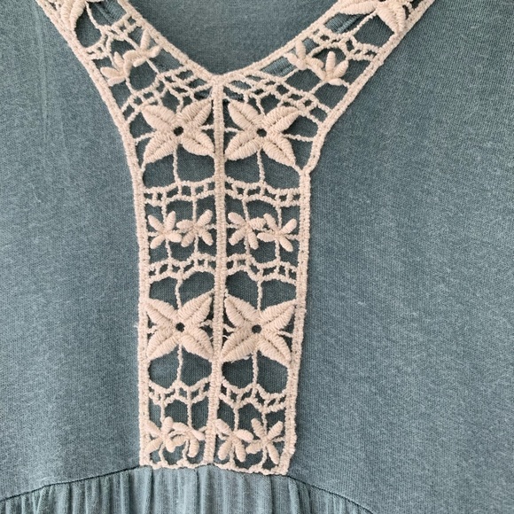 Super Cute Empire Waist Flowy Top - Picture 6 of 12